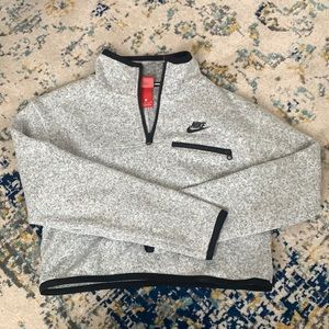 Cropped Nike Pull Over